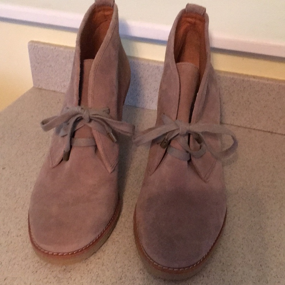 Coach Q1666 suede booties- like new